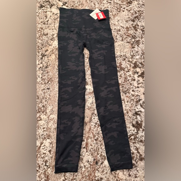 SPANX Leggings - Picture 4 of 13